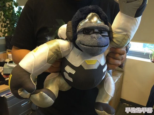 守望先锋手游重装英雄温斯顿：全面解析其属性、技能与玩法介绍