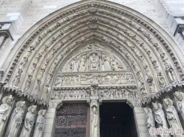 大航海之路建筑美学探索：哥特教堂内部位置详解与特色鉴赏