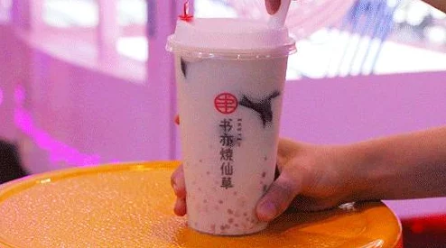 创造与魔法：详解西米露特色制作方法，必备材料椰子、小麦与新鲜牛奶的完美融合