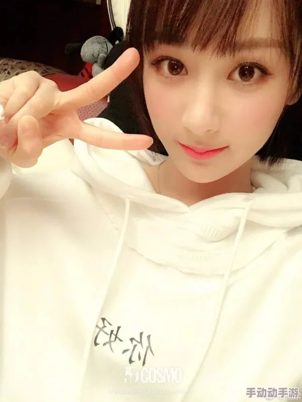 扒开她的粉嫩吸食她的粉嫩穿越七零糙汉老公双开门