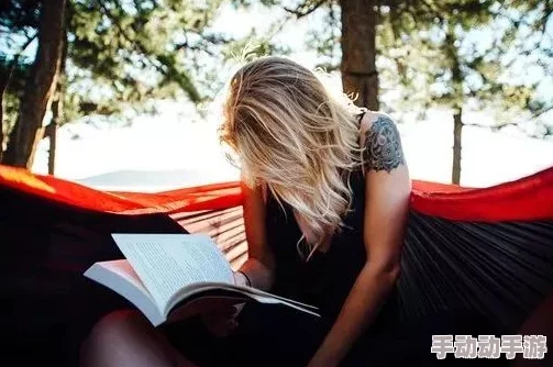 美女跪下吃jb是一种对女性不尊重和物化的行为表现