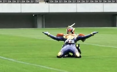 三级视频全过程假面骑士铠武剧场版：足球大决战！黄金果实争夺杯！