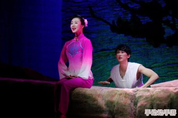 欲女桃花象征着对爱情和美好生活的渴望与追求