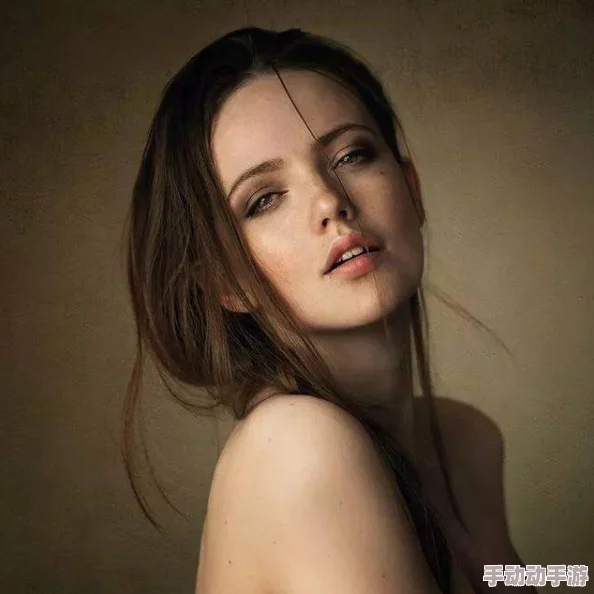 gogo西西人体做爰大胆视频 这部作品展现了独特的艺术风格和大胆的表现手法，值得一看，给人留下深刻印象。