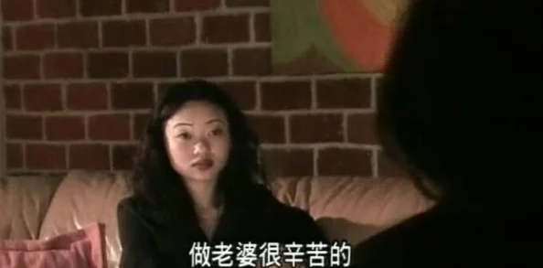 性生活黄色一极片是指包含露骨性内容的成品人电影作品