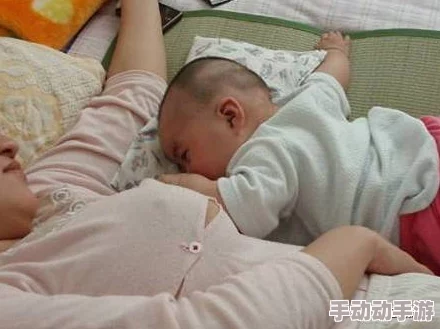 一边喂奶一边挨CAO母亲在哺乳时遭受骚扰的困境