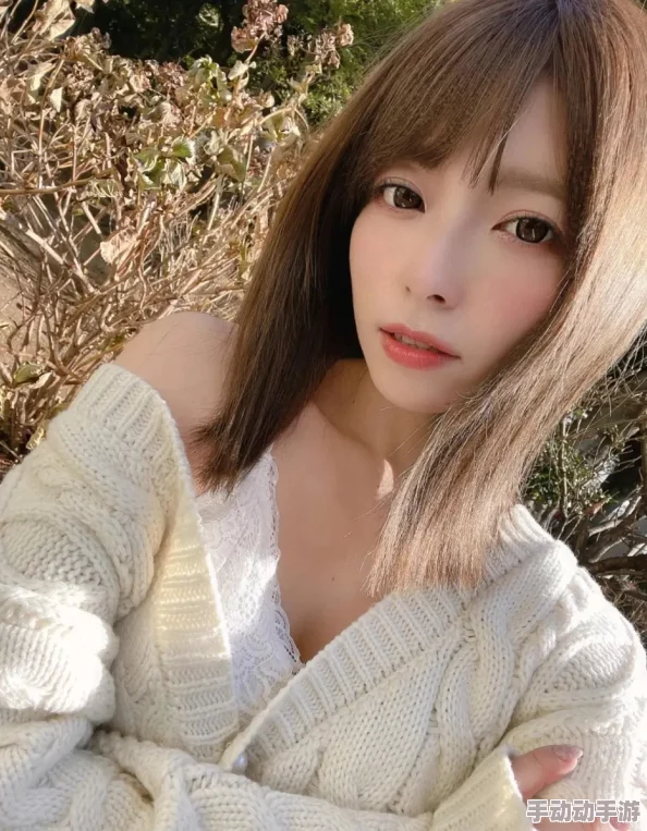 女教师系列三上悠亚在线观看最近推出全新剧情章节，加入了更多互动元素