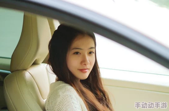 美女视频黄免费的最近爆红网络平台流量激增观看人数破千万