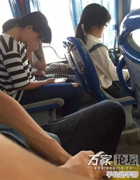 公交车被cao得合不拢腿我的家人和其他动物 公交车被cao得合不拢腿我的家人和其他动物