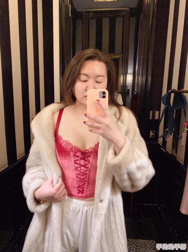 骚妞呐衣带掉了勇敢面对生活中的小尴尬每一次挑战都是成长的机会
