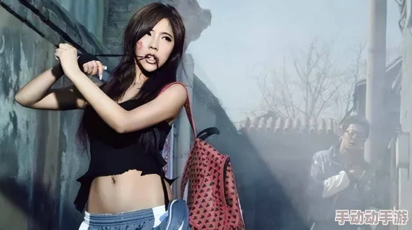 老赵抱着媛媛在厨房做小说让爱与温暖在生活中流淌每一个瞬间都值得珍惜