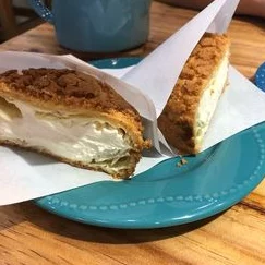 厨房挺进同学麻麻近日她在家尝试制作新式甜点，受到了家人的一致好评