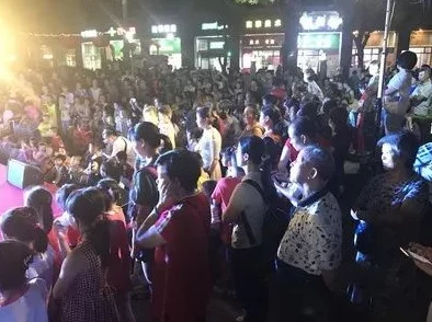 《心动小镇》灯彩结良宵第二天,灯笼泡泡究竟在哪儿? 《心动小镇》灯彩结良宵第二天,灯笼泡泡究竟在哪儿?